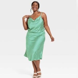 Ava & Viv Green And White Patterned Crowl Neck Dress. Plus Size 1X